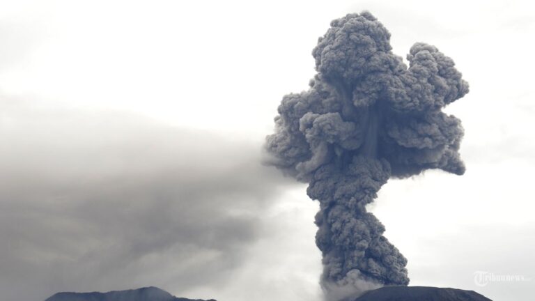 erupsi-gunung-marapi-11-pendaki-meninggal-dunia